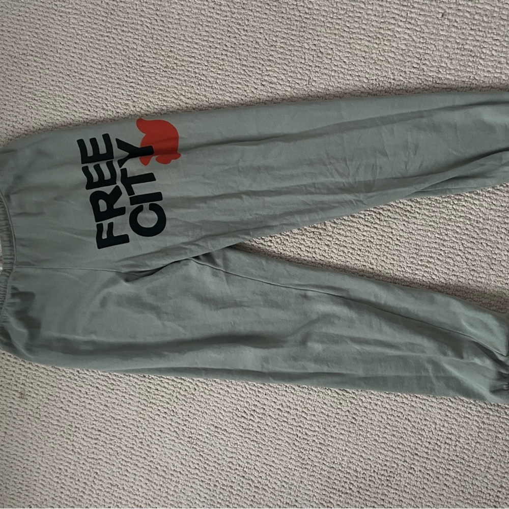 Free city sweatpants